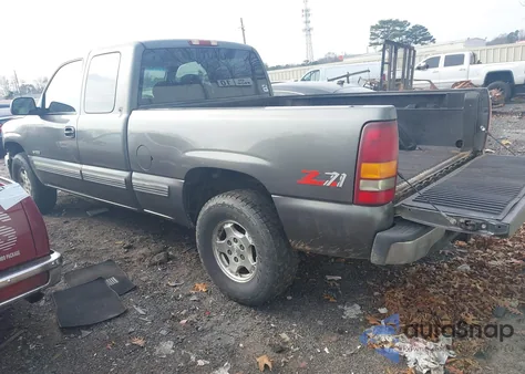 2000 Chevrolet Silverado 1500 Ls z USA, uszkodzony, nr VIN 1GCEK19T0YE206842